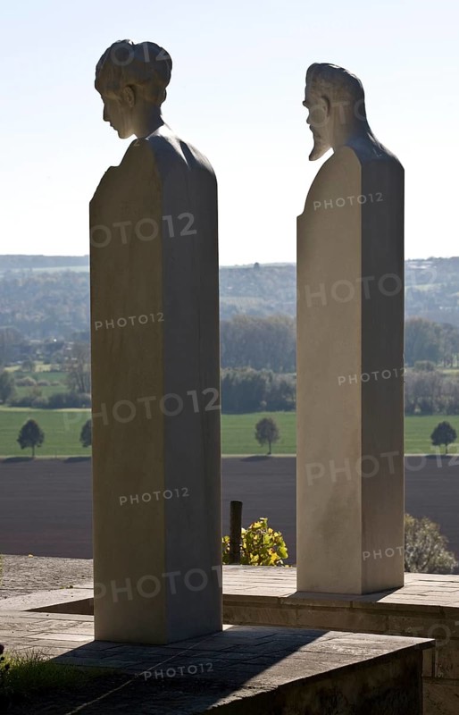 Marble steles by Max Klinger and Gertrud buck, self-portrait