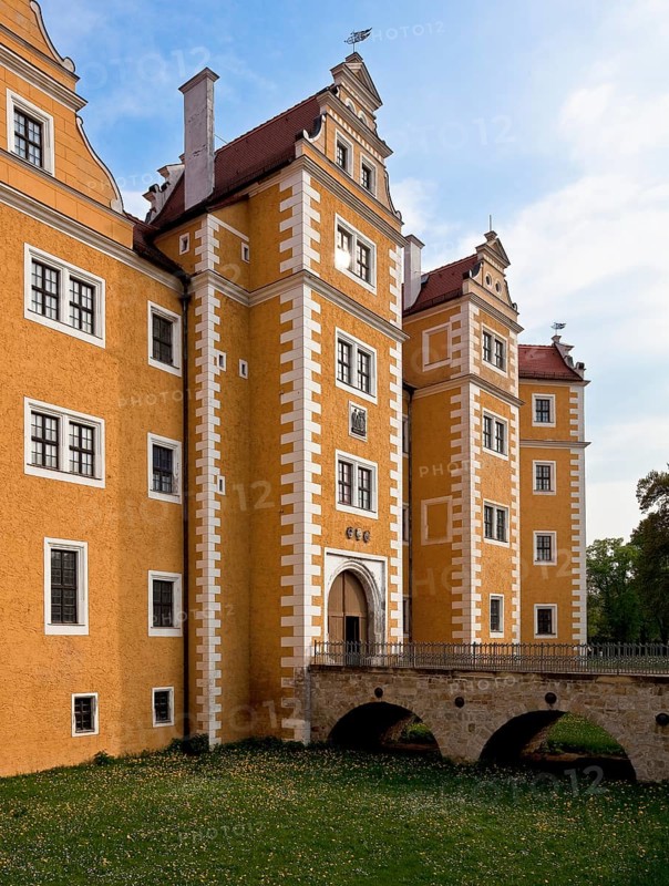 Annaburg, residence and hunting lodge, later widow's seat 1572-78 by Christoph Tendler Three-winged complex. Gatehouse