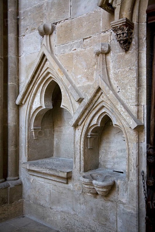 South wall of the choir, credenza and piscine, St., Sankt, Saint