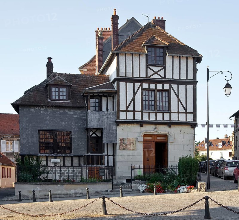 Built in 1927 on the site of the house where Jean Calvin was born in 1509