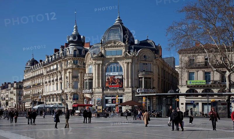 Montpellier, Place de la Comédie, Historicist representative buildings