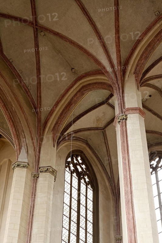 Nave, view of the south-eastern pillars and the vault of the side aisle, St., Sankt, Saint