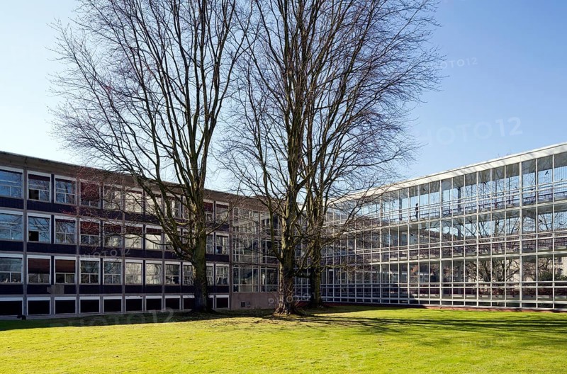 Egon Eiermann 1951-56, administration building and glass connecting corridor to the warehouse tower block
