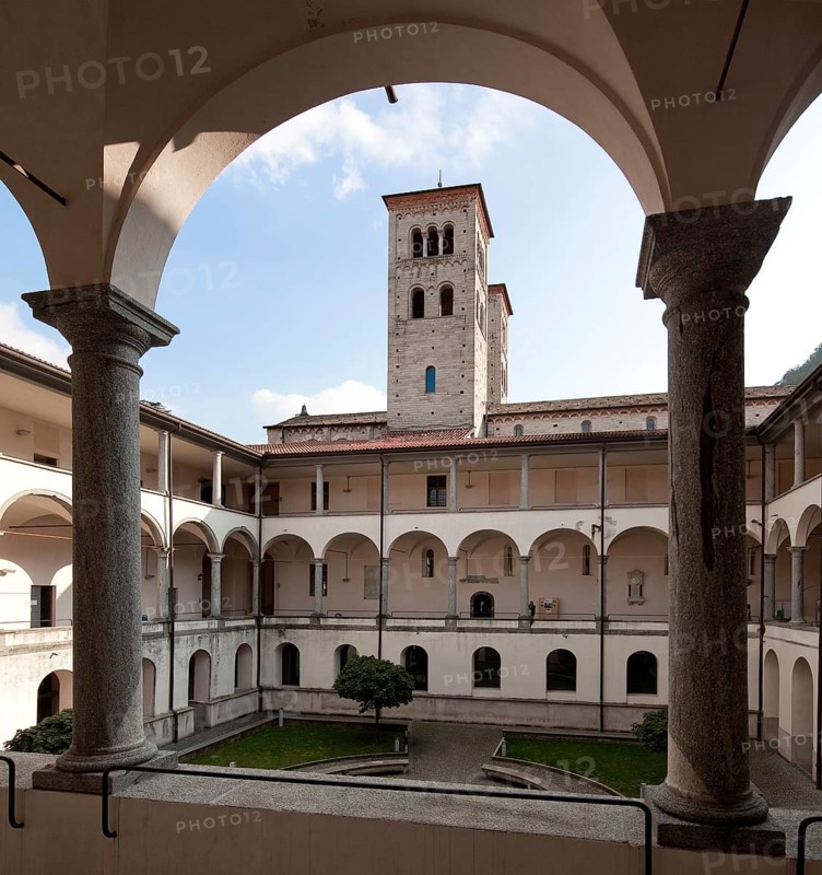 Italy Como Church of San Abbondio Arcaded three-storey late Renaissance cloister from the north 16th century behind it five-nave church with choir flank towers 12th century, St., St., Saint, Saint
