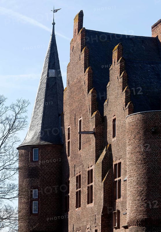Erftstadt-Konradsheim, moated castle