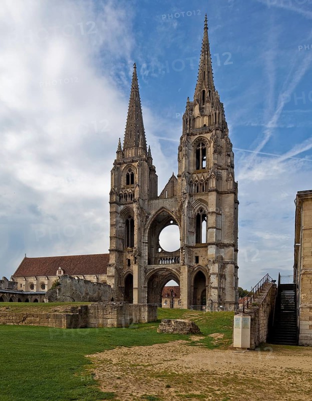 Ruin from 1805, west towers 15th century, view from east, left refectory 13th century, St., Sankt, Saint