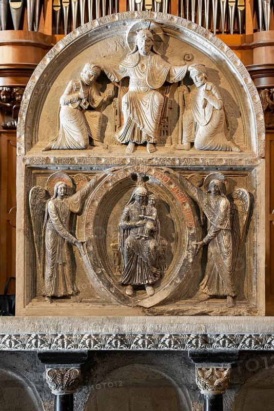 Maastricht, Basiliek van Sint Servaas (Basilica of St Servatius), double relief in the westwork