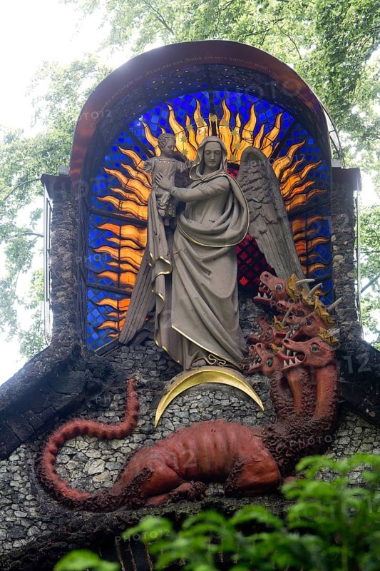 Redemption Garden, chapel with the theme of redemption from evil, pediment with the apocalyptic sun woman from chapter 12 of the Revelation of John, who is threatened by the 7-headed dragon (symbolising Satan), St., Sankt, Saint