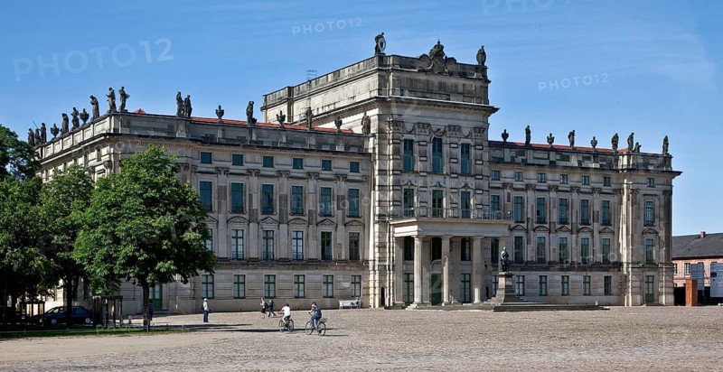Courtyard side from the south-west, built in 1772-76 by Johann Joachim bush, sculptural decoration by Rudolph Kaplunger