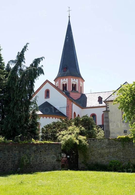View from east, St., Sankt, Saint