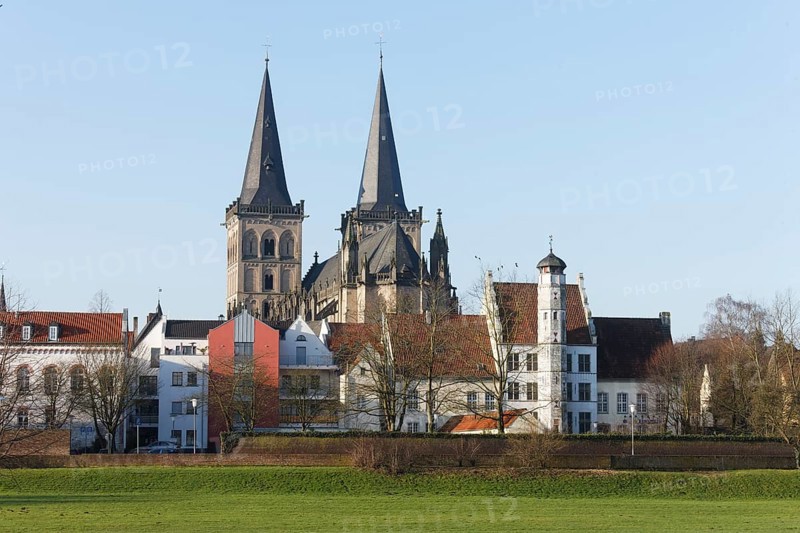 View from the east with city wall, St., Sankt, Saint