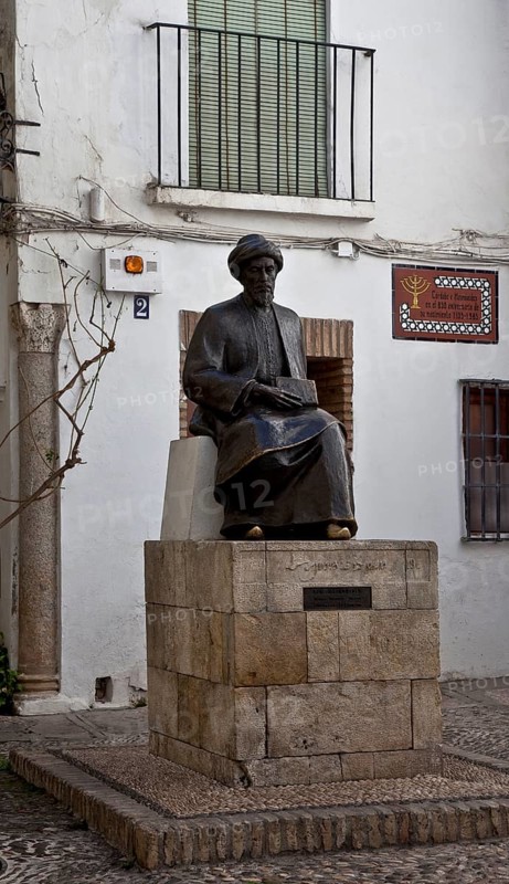 Cordoba, Moses Maimonides monument. Ibn Maimun. Moses ben Maimon. Erected in 1985 for the Spanish-Jewish scholar who was born in Cordoba in 1135 and died in Cairo in 1204