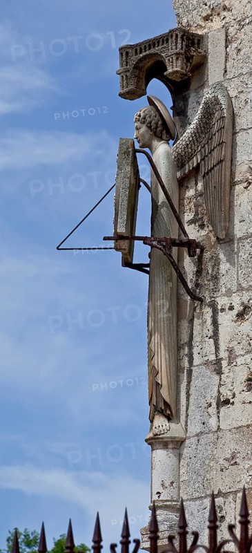 1195-1260 Main building period, angel with the sundial at the south-west corner of the south west tower CLOCHER VIEUX, St., Saint, Saint