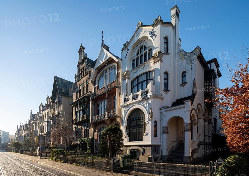 Antwerp, Art Nouveau houses in the Cogels Osylei, in front Huis Zonnebloom, Sunflower house, built around 1900 by Jules Hofmann