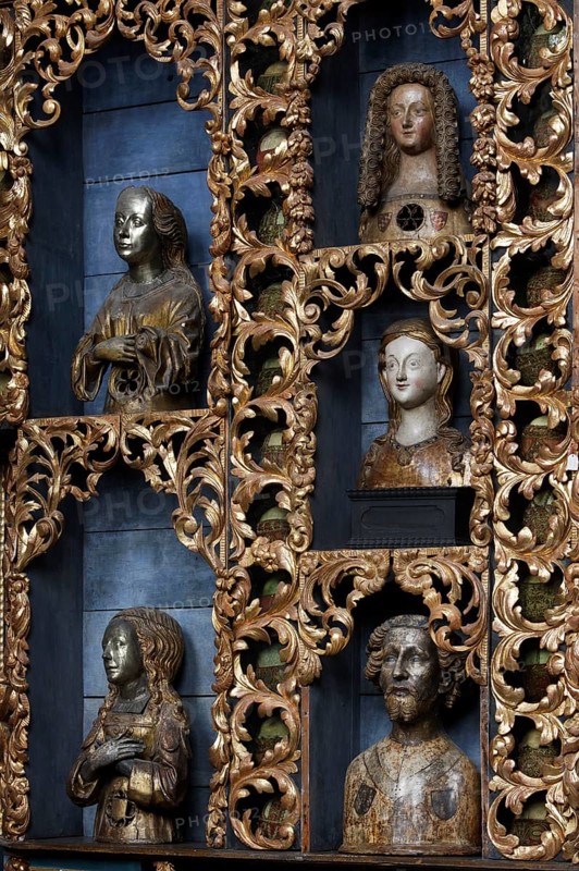 Golden chamber with reliquaries after restoration with historic colour scheme (blue), north wall, St., Sankt, Saint