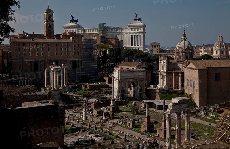 Western part from south-east, centre Arch of Septimus Severus, above national monument to Vittorio Emanuele II, St., Saint, Saint