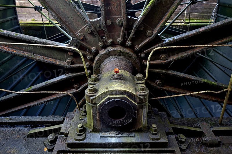 Rollberg (inclined planes), on which the ships are transported over land on rail wagons using a hydraulic drive to overcome the 99 metre difference in height, built 1848-1860, water drive wheel hub