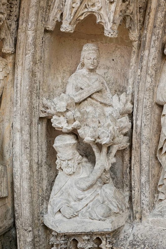 Main portal, vaulted figures, root of Jesse and Mary, St., Saint, Saint