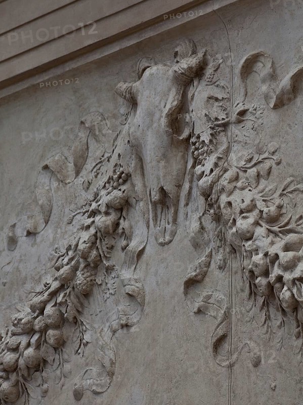 New museum building 2006 by Richard Meier, large hall with altar, relief with cattle skull and fruit garlands inside