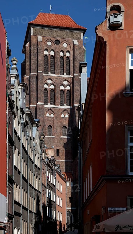 Tower seen from the south through Beutlergasse, today ulica Kaletnicza, St., Sankt, Saint