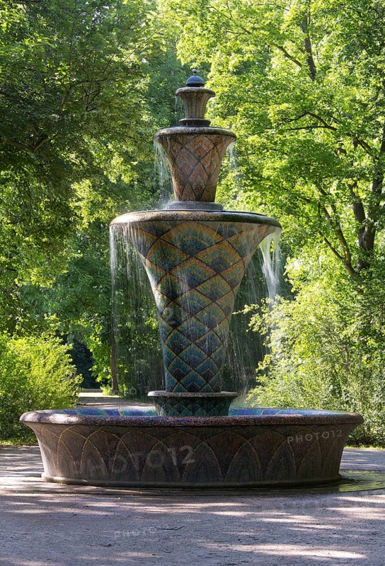 Mosaic fountain for the Annual Exhibition of German Labour 1922 Stone and Earth by Hans Poelzig
