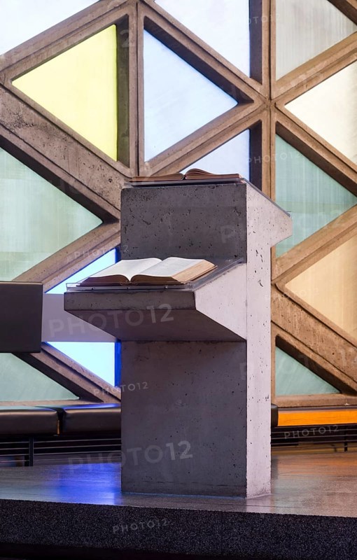 Completed in 1965 according to plans by the Kiel architects Hermann Weidling and Erhart Kettner, detail lectern, St., Sankt, Saint