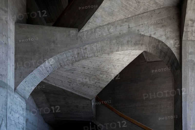 Construction began in 1925, main staircase, staircases made of exposed concrete