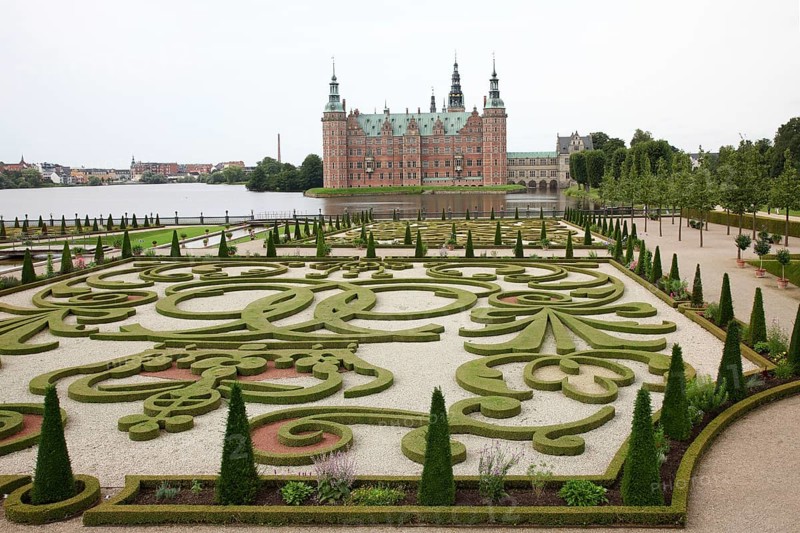 Moated castle, today the Danish National History Museum, ground floor with broderies