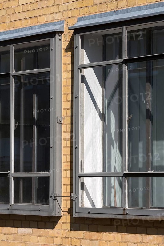 Dessau, former labour office by Walter Gropius, south view window detail