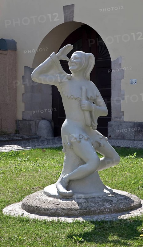 1961 by Paul Bölecke, sandstone, white coloured, height 150 cm, location Schlossstraße