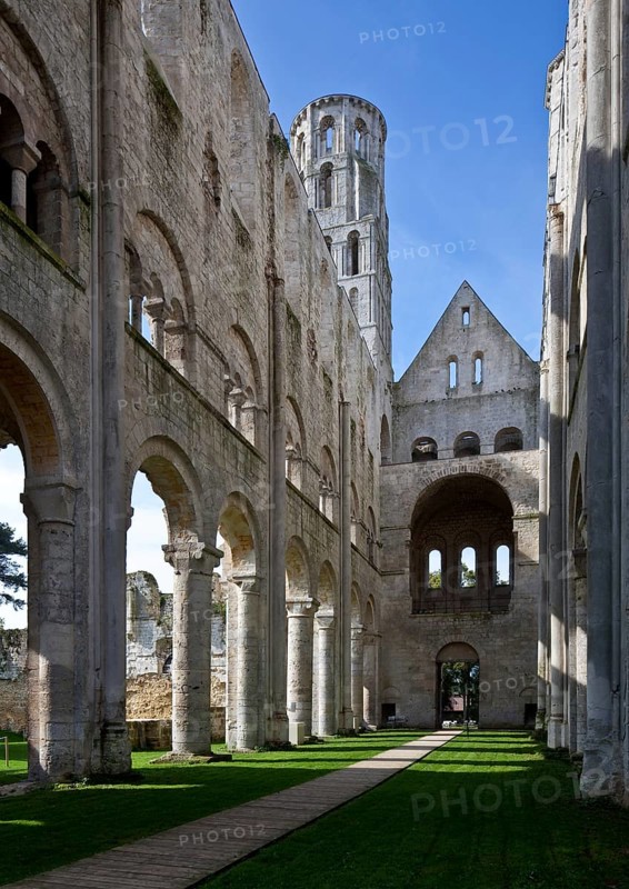 Begun in 1040, destroyed from 1562, nave facing south-west with tower extension and south-west tower, St., Sankt, Saint