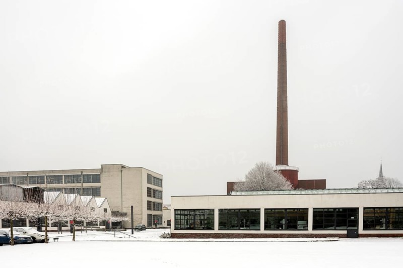 Krefeld, Vereingte Seidenweber AG Verseidag, boiler house built by Erich Holthoff in the style of Mies van der Rohe, dye works and HE building on the left