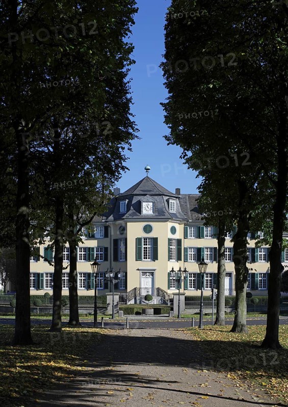 Founded in 1783 by Johann Gottfried Brügelmann, the first textile factory on the European mainland. Brügelmann family mansion (the factory owner's villa)