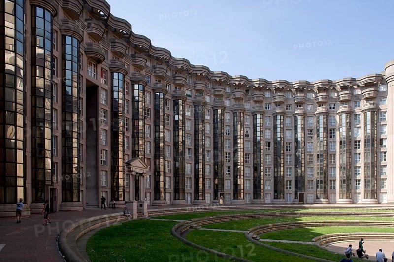 Palacio de Abraxas 1982 by Ricardo Bofill, inner courtyard