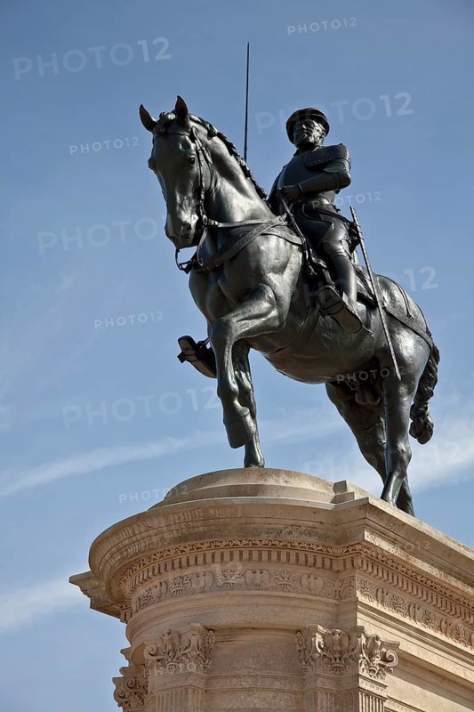 Chantilly, Chateau-de-Chantilly, chateau park main terrace, equestrian statue of Anne de Montmorency 1493-1567, created in 1886 by Paul Dubois
