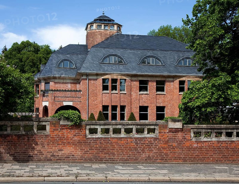 Gera Haus Schulenburg 69350 Built 1913-14 by Henry van de Velde View from south. Art Deco