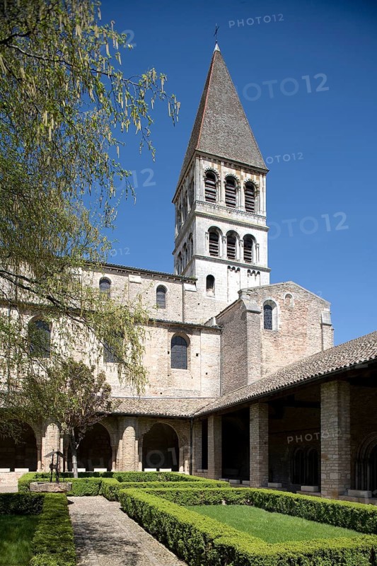 View from the cloister to the crossing tower, St., Sankt, Saint