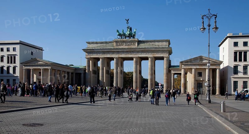 Built in 1788-91 by Carl Gotthard Langhans, view from Pariser Platz towards the west