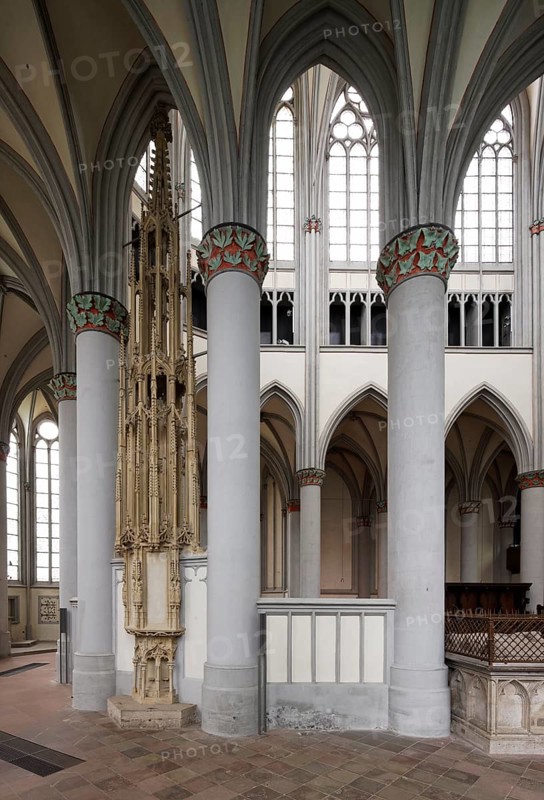 Choir, view from the ambulatory to the south, St., Sankt, Saint