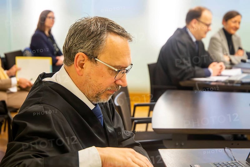 Mannheim: Trial at the Administrative Court. The subject of the dispute is the determination of the ineffectiveness of the Corona Ordinance on the closure of beauty salons in May 2020***Picture: Ralf Ludwig, lawyer for the plaintiff's side