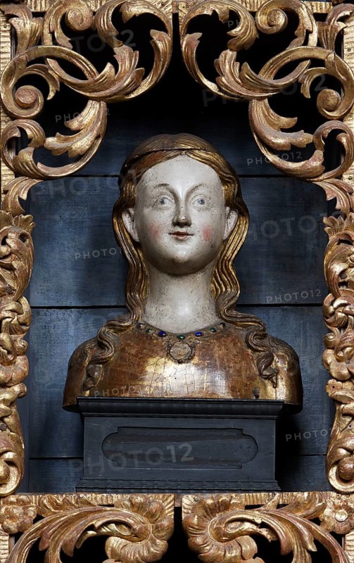 Golden chamber, reliquary (head reliquary) after restoration with historical colour scheme (blue), north wall, St., Sankt, Saint