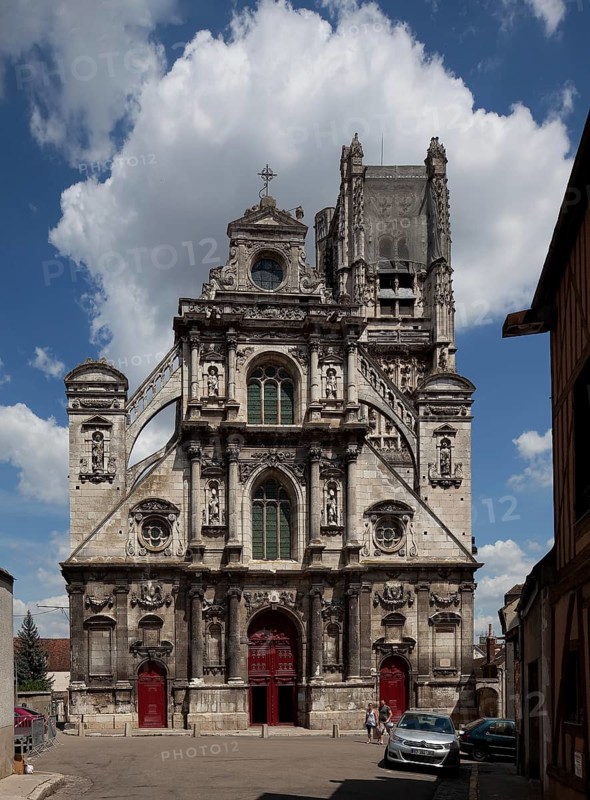 Frankr Auxerre Burgundy Church of St-Pierre 70310 Built with interruptions 1536-1656 West facade Auxerre, Cathedral, St., Saint, Saint