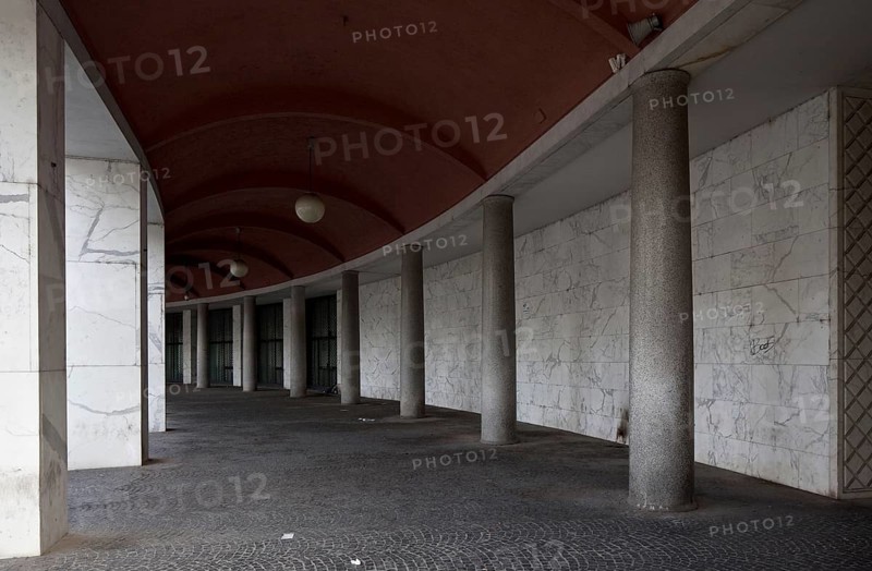 United Nations Square, Cassa Mezzogiorno building, arcade