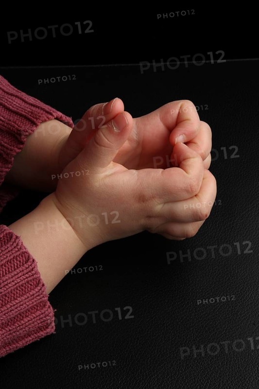 Hand of a child, 5 fingers, 5 fingers, thumb, palm, hands, fingertips, finger-tip
