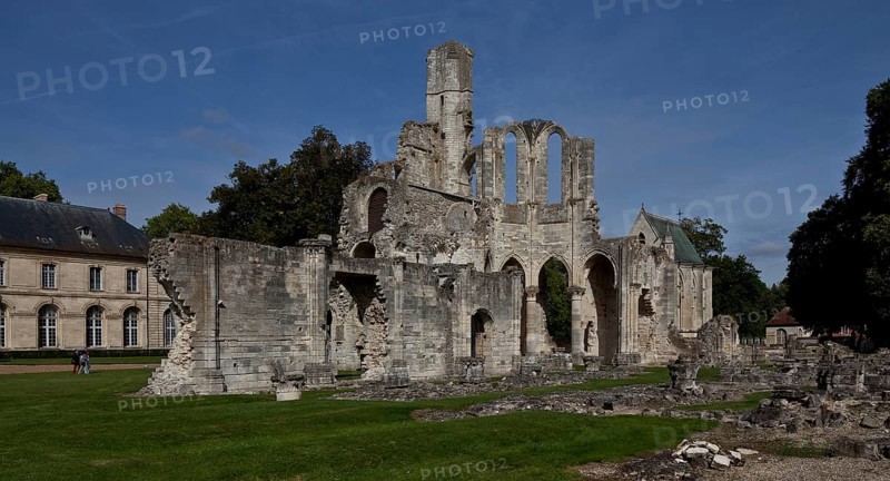 Fontaine-Chaalis, royal abbey of Chaalis, on the right Chapelle Ste-Marie de l'Abbé, view from south-west with stair tower and remains of the north choir conch, on the left castle museum, St., Sankt, Saint