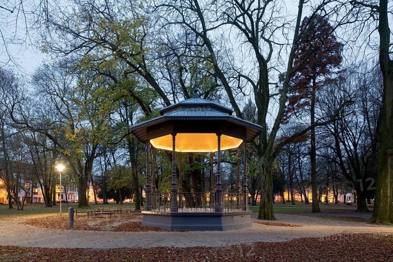 Pavilion with new lighting, restored by the Krefeld Monument Foundation and Klaus Reymann