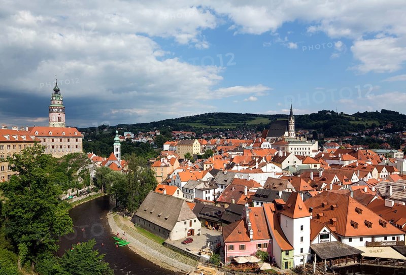 View from the north-west over the Old Town. St. Vitus on the right, the castle tower on the left, the Vltava in the foreground, St., Sankt, Saint