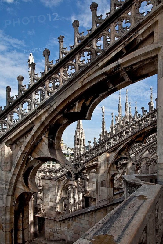 Roof zone in the area of the transept with wimpergen buttresses and 19th century branch, St., Sankt, Saint