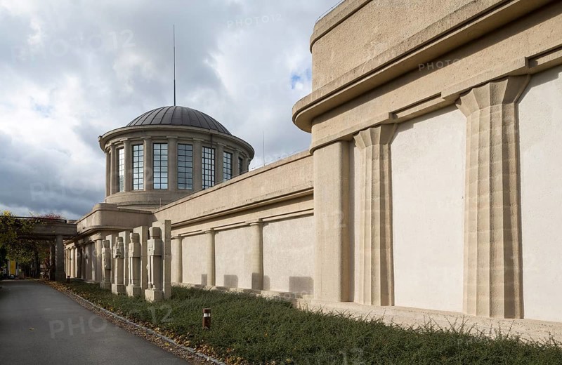 Hala Stulecia, (Hala Ludowa, Engl. People's Hall) built 1911-1913 by Max Berg, overall planning of the site by Hans Poelzig, exhibition building by Poelzig made of exposed concrete
