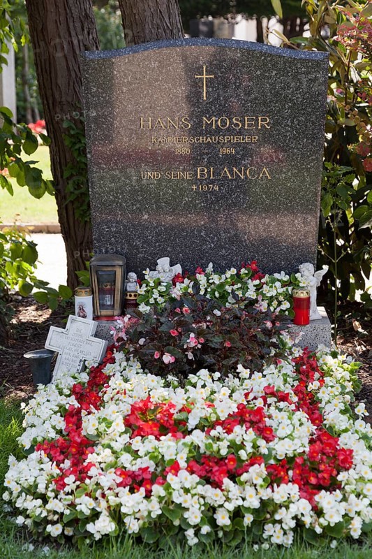 Tomb of HAns Moser 1880-1964, actor